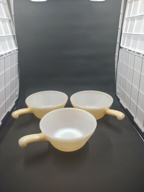 Vintage Fire King Bee Hive Handled Peach Luster Soup Bowl Oven Ware Set Of 3